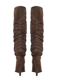 Barna, térdig érő csizma texturált, ráncolt mintával és hegyes orral. Vékony magas sarokkal és sima szövetes felülettel.