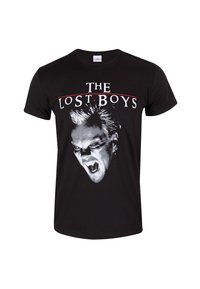 Svart bomull t-shirt med en vit grafisk bild av ett skrikande ansikte med spetsigt hår, och texten "THE LOST BOYS" i vitt och rött.