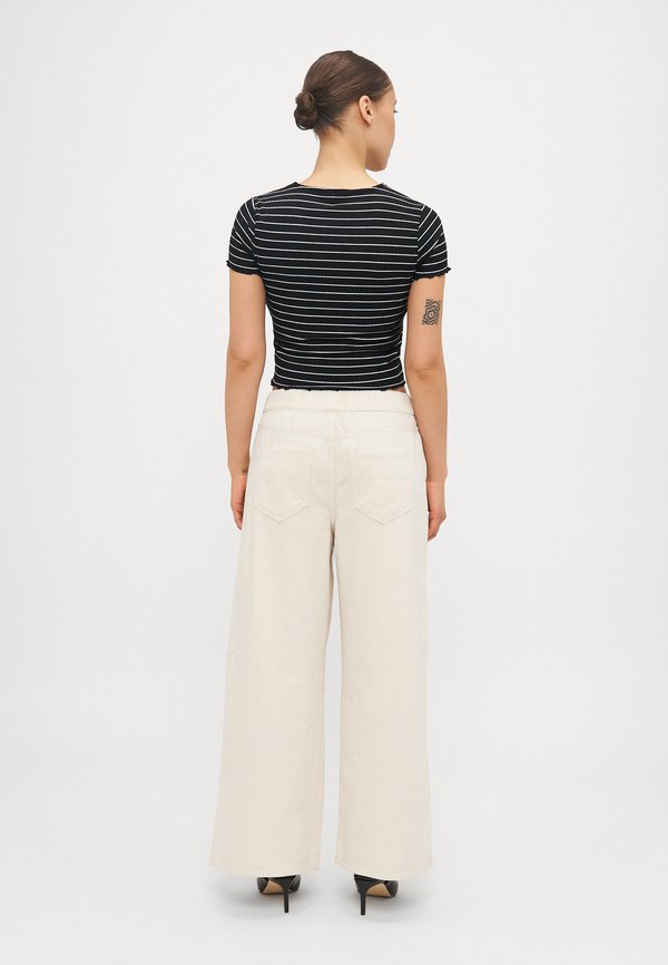 VMVALERIA STRING - Flared Jeans - ecru3