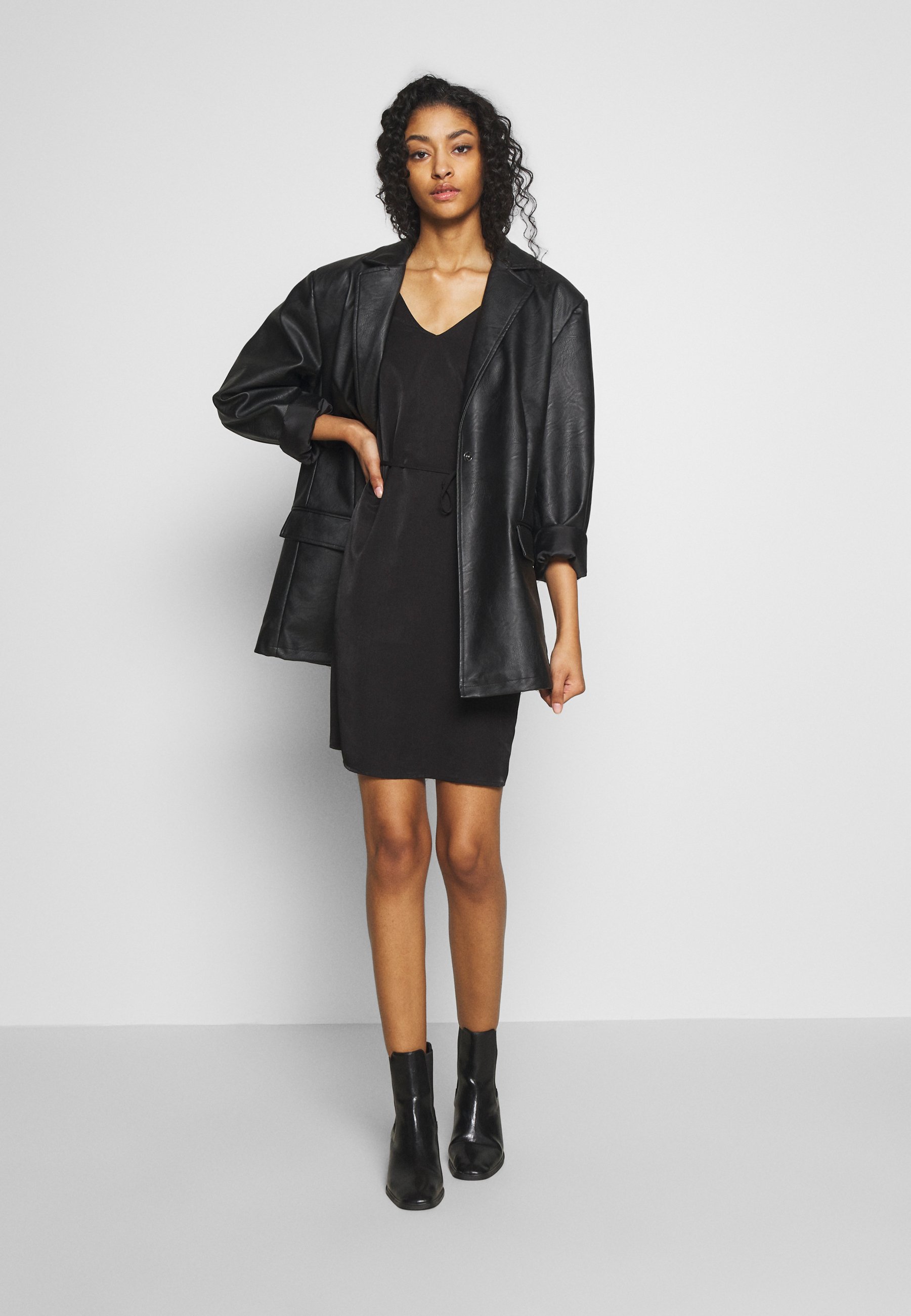 Object OBJEILEEN LACE V NECK DRESS Kjole black Zalando.no Object OBJEILEEN LACE V-NECK DRESS - Kjole - black