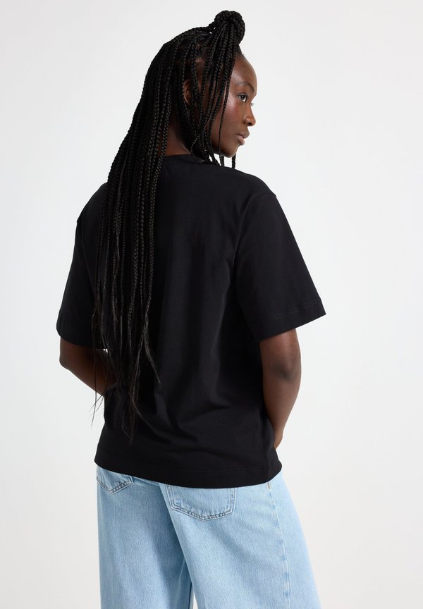 JOEY - Basic T-shirt3