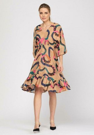 Day dress - camel