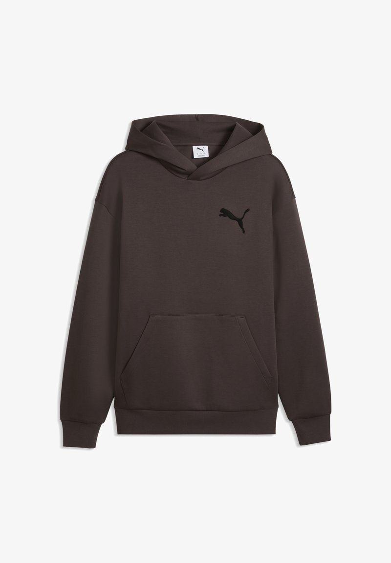 Sweat à capuche marron foncé avec poche kangourou et logo Puma noir sur le côté gauche de la poitrine sur fond blanc.
