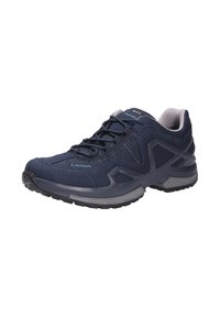 Scarpa atletica blu navy con tomaia in tessuto testurizzato, punta rinforzata e suola in gomma con battistrada scanalato per una migliore trazione. Design con lacci.
