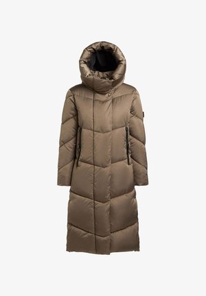 Lange bruine donzen jas met een hoge kraag en een capuchon. Heeft een doorgestikt patroon, twee zijzakken met ritssluiting en een strak ontwerp.