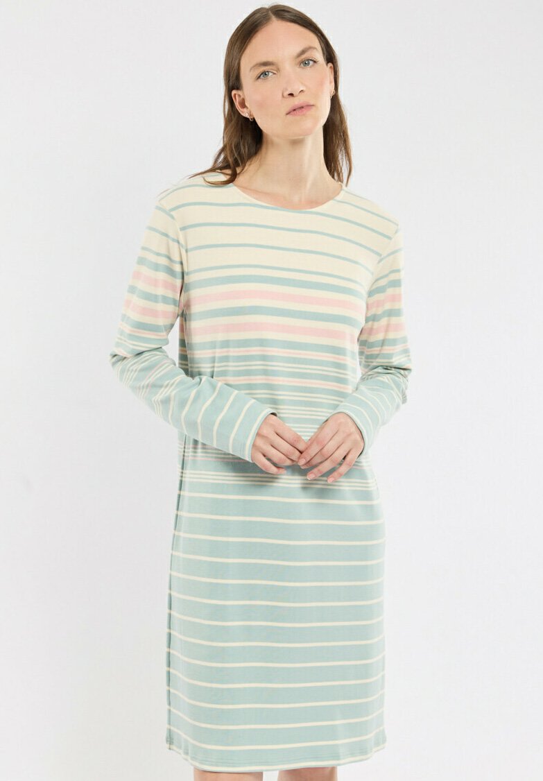 Robe rayée à manches longues dans des couleurs pastel (vert, crème, rose). Présente un col rond et un tissu doux, avec une coupe décontractée jusqu'aux genoux.