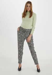 b.young BYMMJOELLA - Pantaloni - mottled black