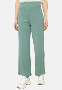 Unselected, mint green