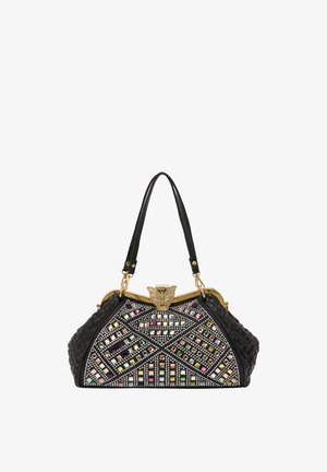 Sac à main noir à texture tissée, orné de pierres carrées colorées. Fermeture à papillon dorée sur le dessus, double anses noires.