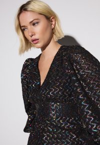 Next REGULAR FIT - WAISTED - Nappali ruha - black