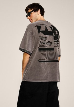 Diverse, - T-shirt z nadrukiem