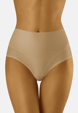 Beige hoge taille slip met een gladde textuur en minimale stiksels. Biedt volledige bedekking en een naadloos ontwerp voor comfort.