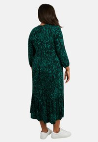 Live Unlimited London LEOPARD NEHRU COLLAR MIDI  - Trikoomekko - green