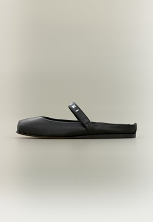 Marni Μπαλαρίνες με λουράκι στον αστράγαλο - black