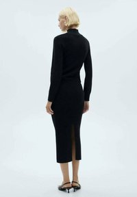 Mango Ozko oprijeto krilo - black