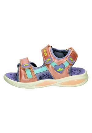 Kinder-Sandale mit offenem Zehenbereich in Pink und Lila mit türkisfarbenen Riemen, gelbem Logo, Herzdetail und gepolsterter weißer Sohle.