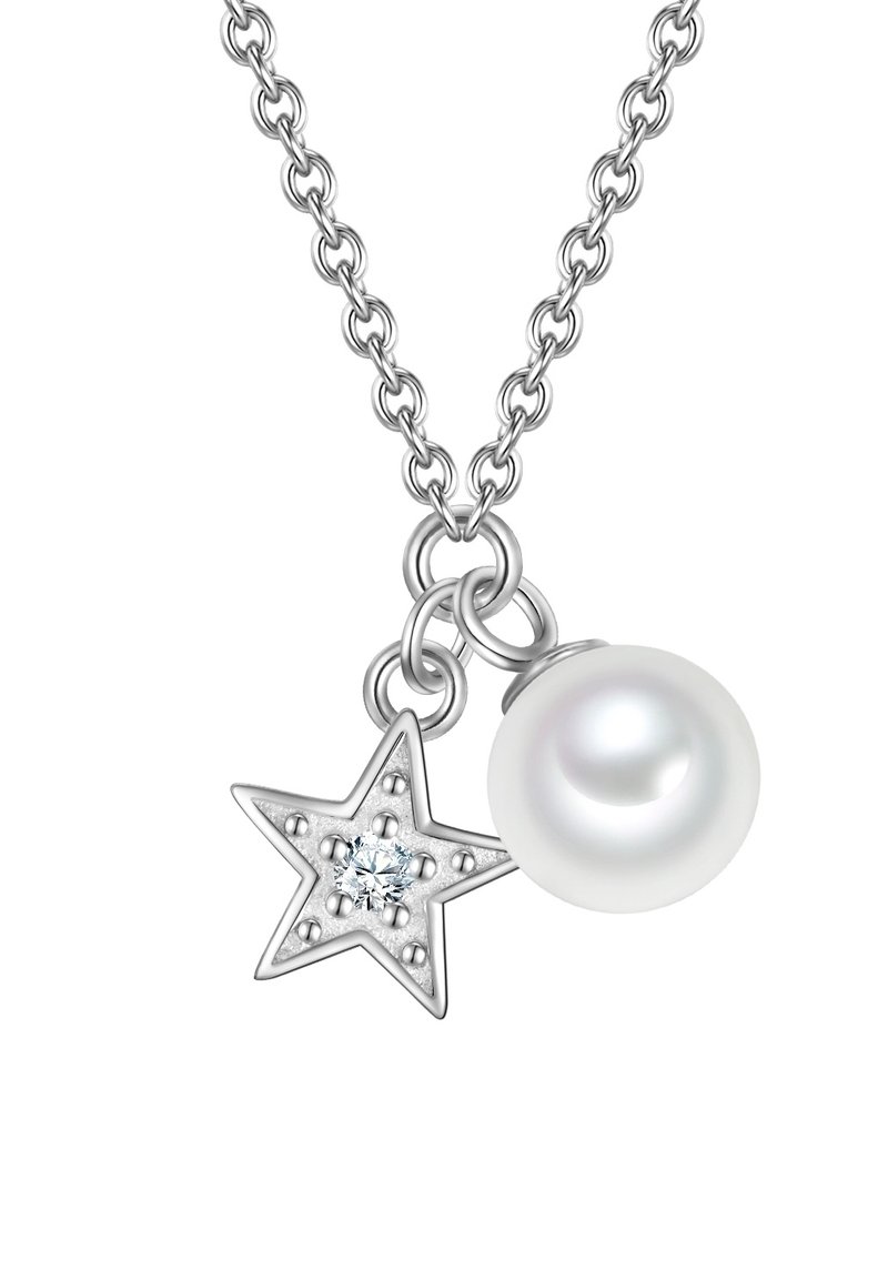 Sølv halskæde med en stjerne vedhæng med en diamant accent og en rund perle, der fremviser en glat tekstur og poleret finish.