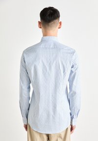 Calvin Klein OXFORD STRIPE SLIM - Shirt - vista blue