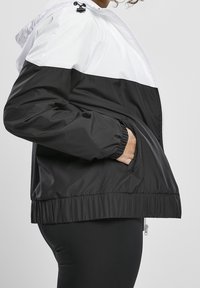 Urban Classics Vindjacka - white