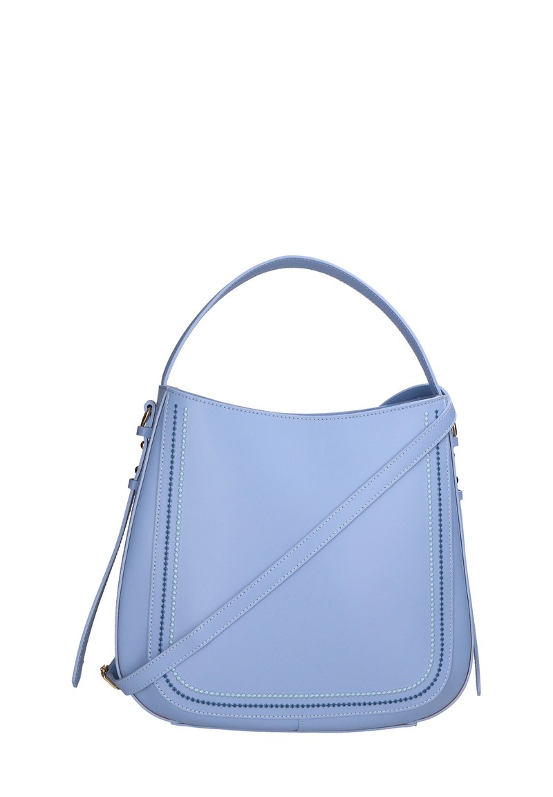Borsa in pelle blu chiaro con forma curva, manico superiore e tracolla regolabile. Presenta cuciture decorative lungo i bordi.