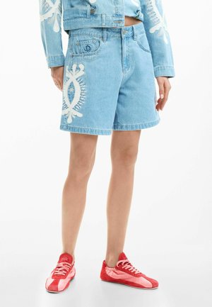 BERMUDA WITH EMBROIDERY - Shorts di jeans - blue