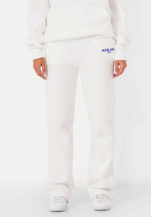 TAKE THE RISK - Jogginghose - white