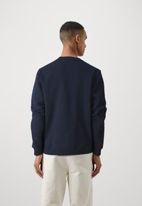 Tommy Jeans FLAG CREW - Melegítőfelső - dark night navy
