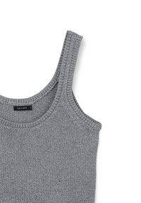 Débardeur gris tricoté sans manches avec larges bretelles et col rond, taille petite, de la marque Calliope.