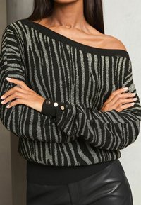 Lipsy REGULAR FIT - ANIMAL SLASH NECK - Džemperis - grey