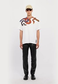 Just Cavalli FULL SNAKE - T-shirts med print - white