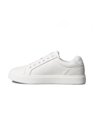 Trainers - triple bright white