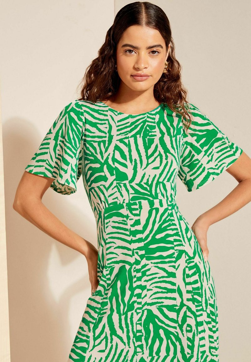 Friends Like These ROUND NECK REGULAR - Day dress - green zebra/green - Zalando Friends Like These ROUND NECK REGULAR - Day dress - green zebra/green - Zalando