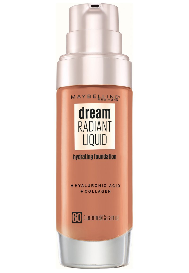 Fond de teint liquide Maybelline Dream Radiant en 60 Caramel. Flacon en verre clair avec une pompe argentée, liquide teinté d'orange, étiqueté formule hydratante.