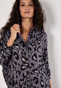 Apricot CHEETAH OVERSIZED  - Vestido camisero - grey
