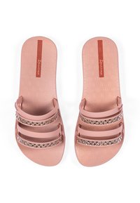 Rosa Rutschen-Sandalen mit drei strukturierten Riemen, die funkelnde Akzente aufweisen. Hergestellt aus Gummi mit einem gemusterten Fußbett für besseren Halt.