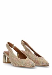 Zapatos de tacón slingback trenzados con un diseño de punta afilada, que presentan un patrón multicolor y un tacón en bloque dorado metálico.
