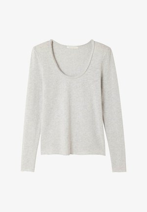 Haut gris clair à manches longues en tissu doux. Doté d'un col rond et d'une coupe décontractée. Ourlet droit, sans motifs ni accessoires visibles.