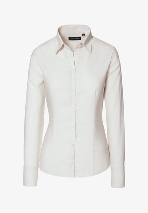 Biała koszula z długim rękawem, wykonana z lnu, z ostrym kołnierzykiem i zapięciem na sześć pasujących guzików. Gładka tekstura, dopasowany krój.