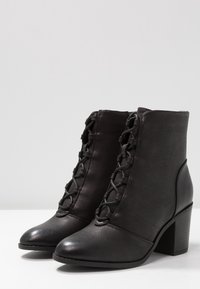 New Look Wide Fit Botki sznurowane