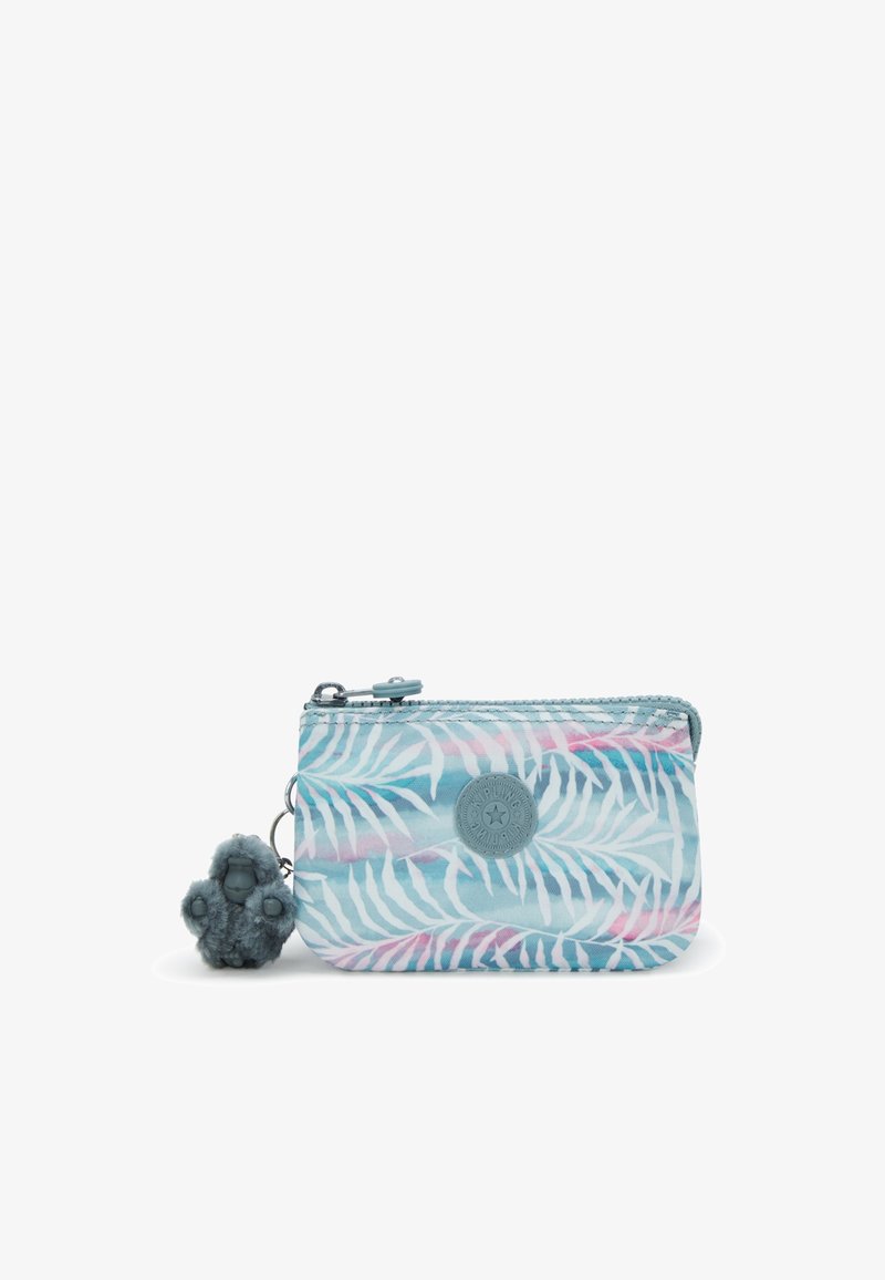 Gevoerd zakje met een blauwe achtergrond, met roze en witte bladdessins; inclusief een pluizige blauwe sleutelhangeraccent.