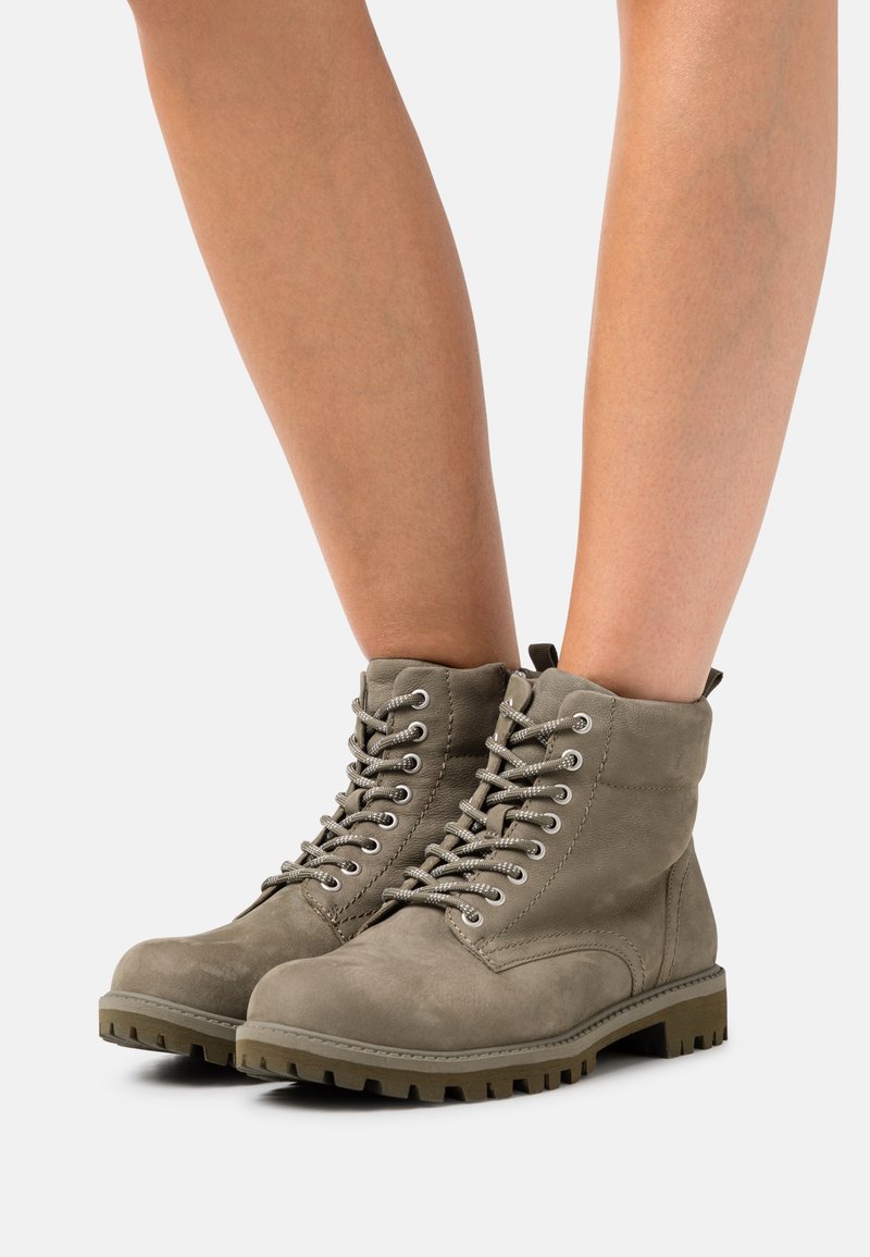 Tamaris Talvesaapad - light khaki