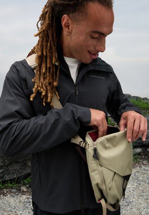COMMUTER HIPE JACKET - Hardshell jacket - black