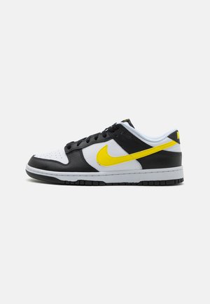 Nike Sportswear NIKE DUNK LOW - Baskets basses - black/yellow/white