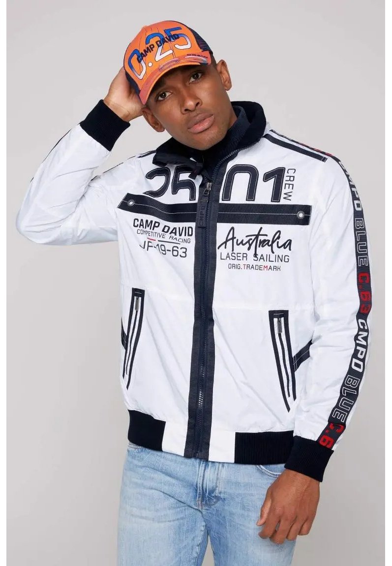Cappello uomo Stone Island in lana con logo 8115n10b5 Bianco