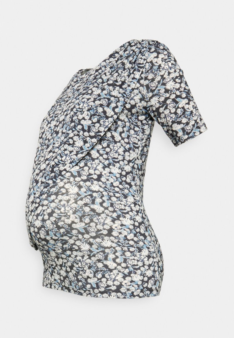T-Shirt de maternidade em azul-marinho com padrão floral, apresentando mangas curtas, decote redondo e franzido para um ajuste justo na barriga.