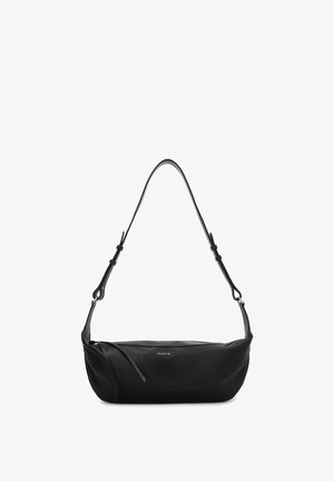 Crna kožna torba za rame s glatkom teksturom, izduženim oblikom, podesivim remenom i suptilnim logotipom sprijeda.