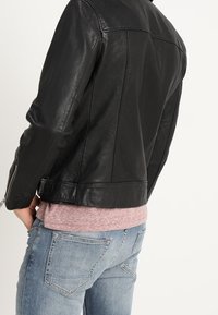 AllSaints Skinnjacka - black