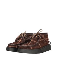 Bruine geruite textiel schoenen met leren accenten, ronde neus en platte rubberen zool. Beschikt over een vetersluiting met contrasterende veters.