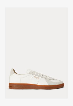 Polo Ralph Lauren, BEDFORD DRESS LEATHER-SUEDE SNEAKER UNISEX - Αθλητικά παπούτσια - deckwash white/grey