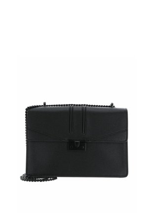 Schwarze Lederhandtasche mit strukturiertem Finish, ausgestattet mit einem Kettenriemen, elegantem Design und einem vorderen Schnallenverschluss mit dekorativen Nähten.
